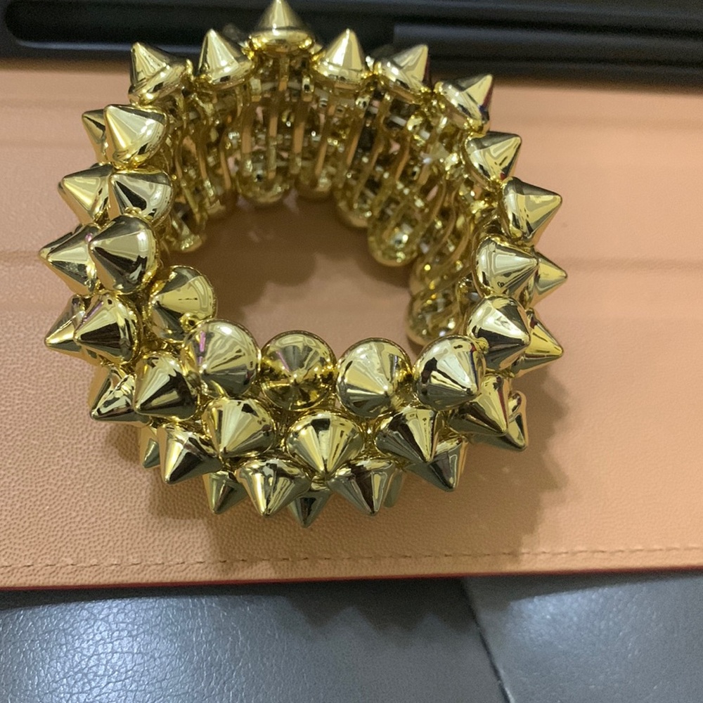 🤩Wide Spiked Bracelet (Gold)
